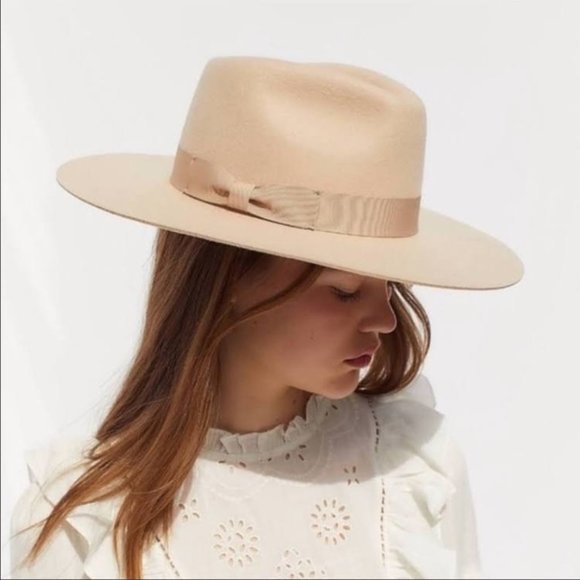 Urban Outfitters Accessories - URBAN OUTFITTERS Neutral Cream Beige Flat Brim Felt Adjustable Fedora